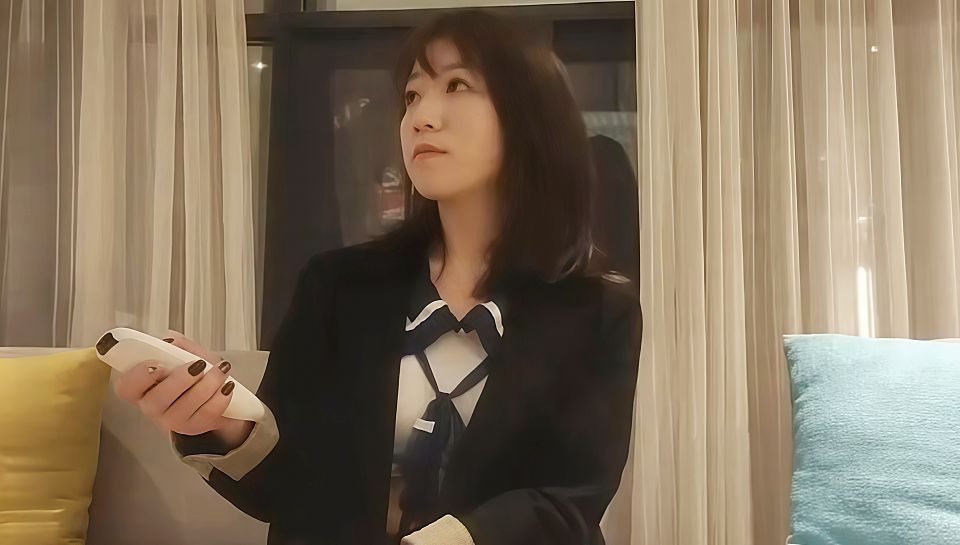 【极品探花】黑衣刺青少妇内穿制服诱惑口交